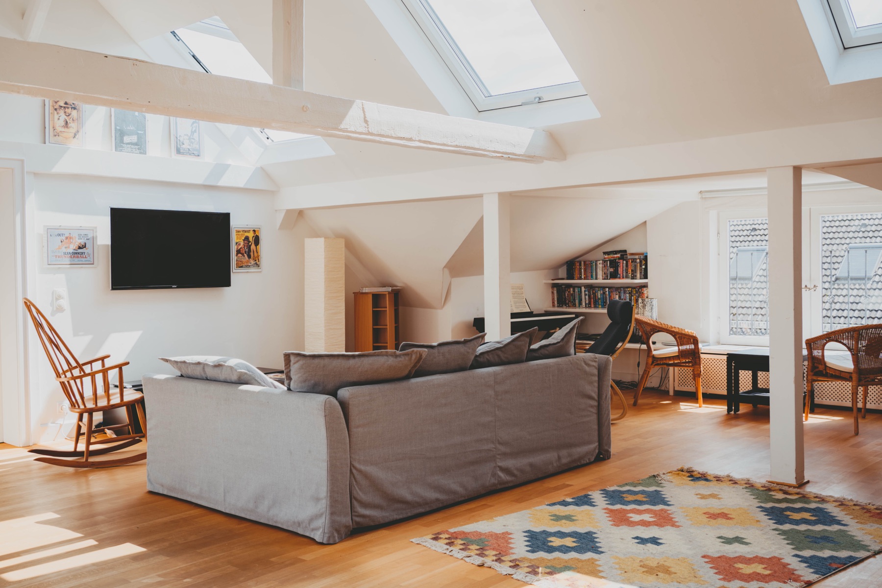 Helles Loft mit Dachfenstern